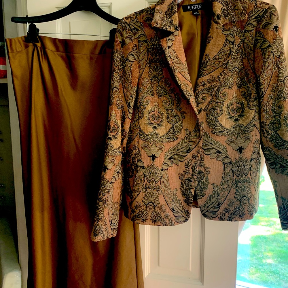 Dressy suit with long skirt
